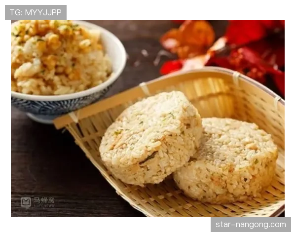 大阪刚赢完比赛就跑去便利店买饭团，这自律和松弛感也太真实了吧